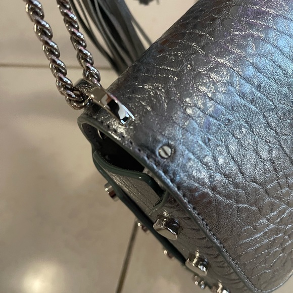 JIMMY CHOO 🤍, Lockett Petite Mug Platinum - Picture 12 of 17